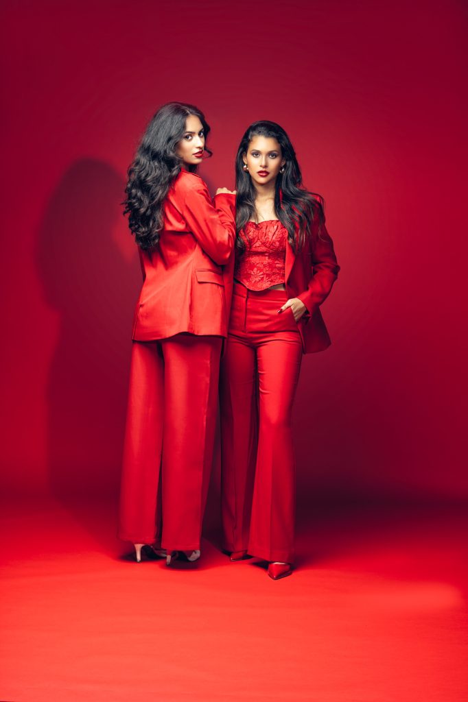 Crimson&Ivory