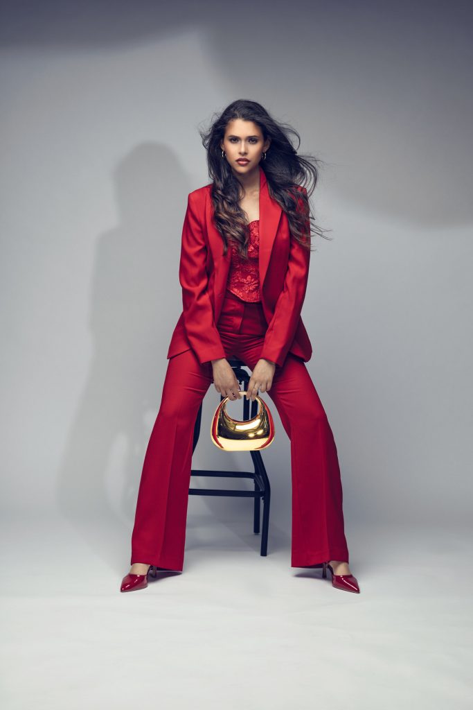 Crimson&Ivory